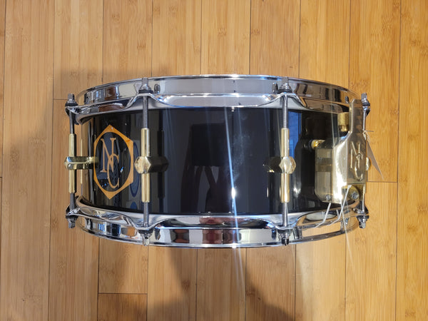 Snares - Noble & Cooley 5x14 SS Maple (Piano Black Gloss/Reveal Logo)