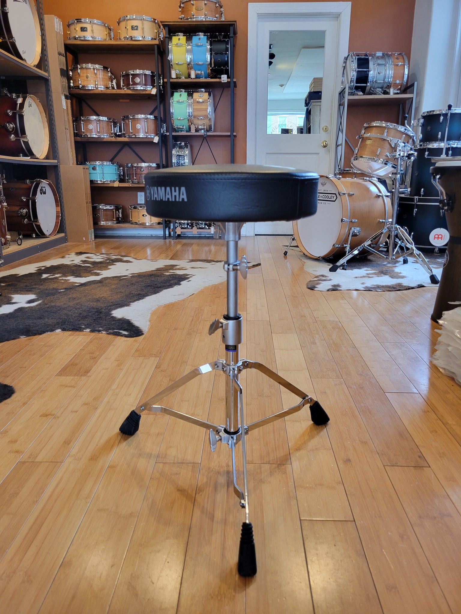 Hardware Yamaha DS 750 Medium Weight Drum Throne Philadelphia Drum Percussion