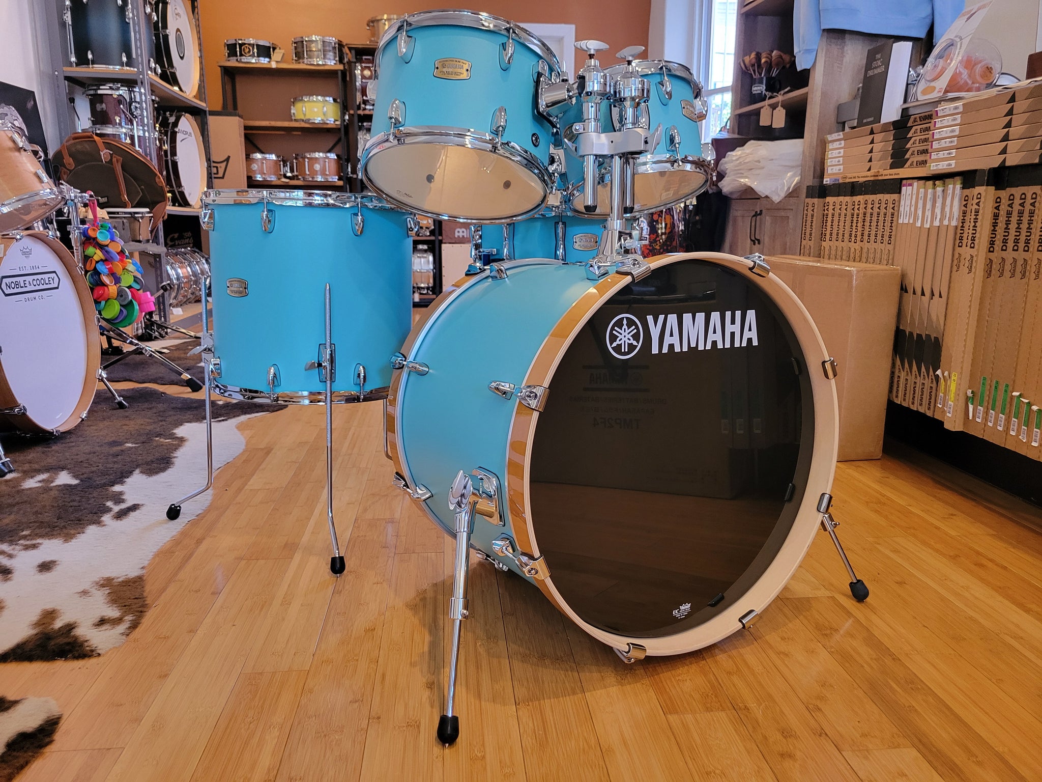 Yamaha stage custom hip drum set hotsell
