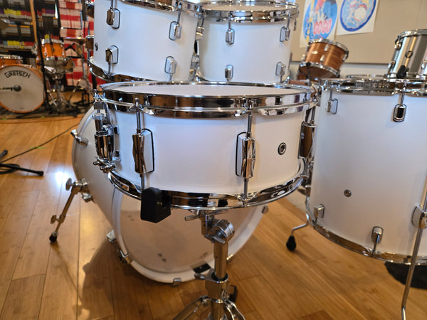 Drum Kits - Pearl 18x22 7x10 8x12 16x16 5.5x14 Decade Maple (White Satin Pearl)