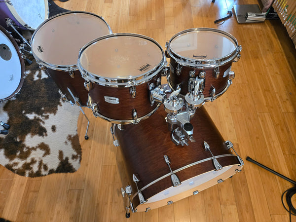 Drum Kits - Yamaha Tour Custom 16x22 7x10 8x12 15x16 (Chocolate Satin)