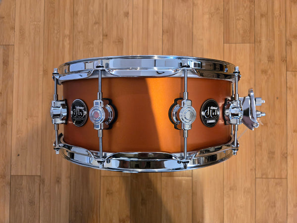 Snares - (Used) DW Performance Series 5.5x14 Snare Drum (Hard Satin American Rust)