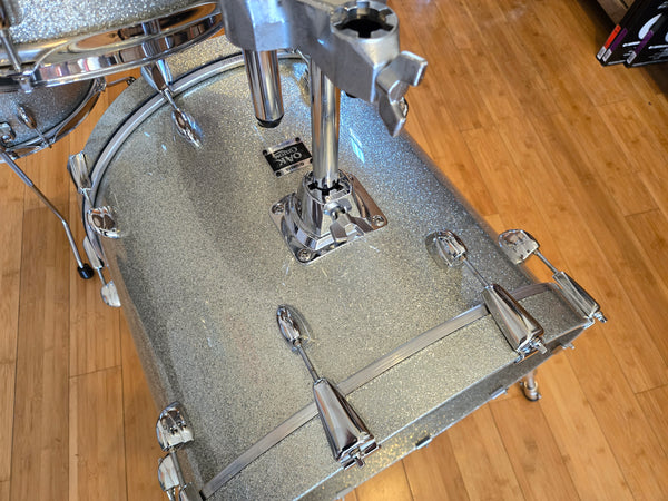 Drum Kits - (Used) Yamaha 16x20 7x10 8x12 13x14 Oak Custom Made in Japan (Silver Sparkle)