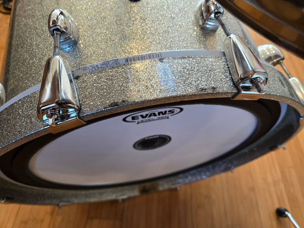 Drum Kits - (Used) Yamaha 16x20 7x10 8x12 13x14 Oak Custom Made in Japan (Silver Sparkle)